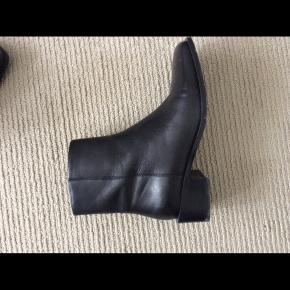 HM black boots. - Picture 4 of 9